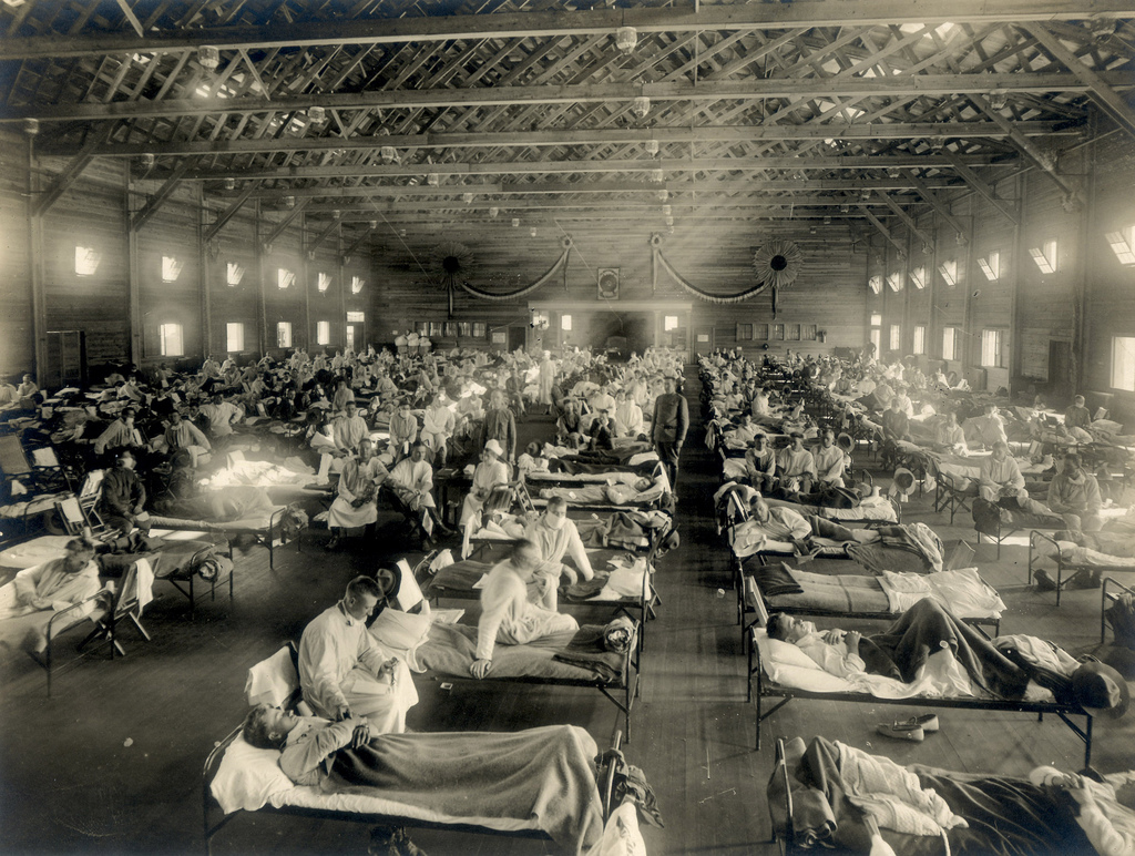 Soldiers sick with 1918 flu.